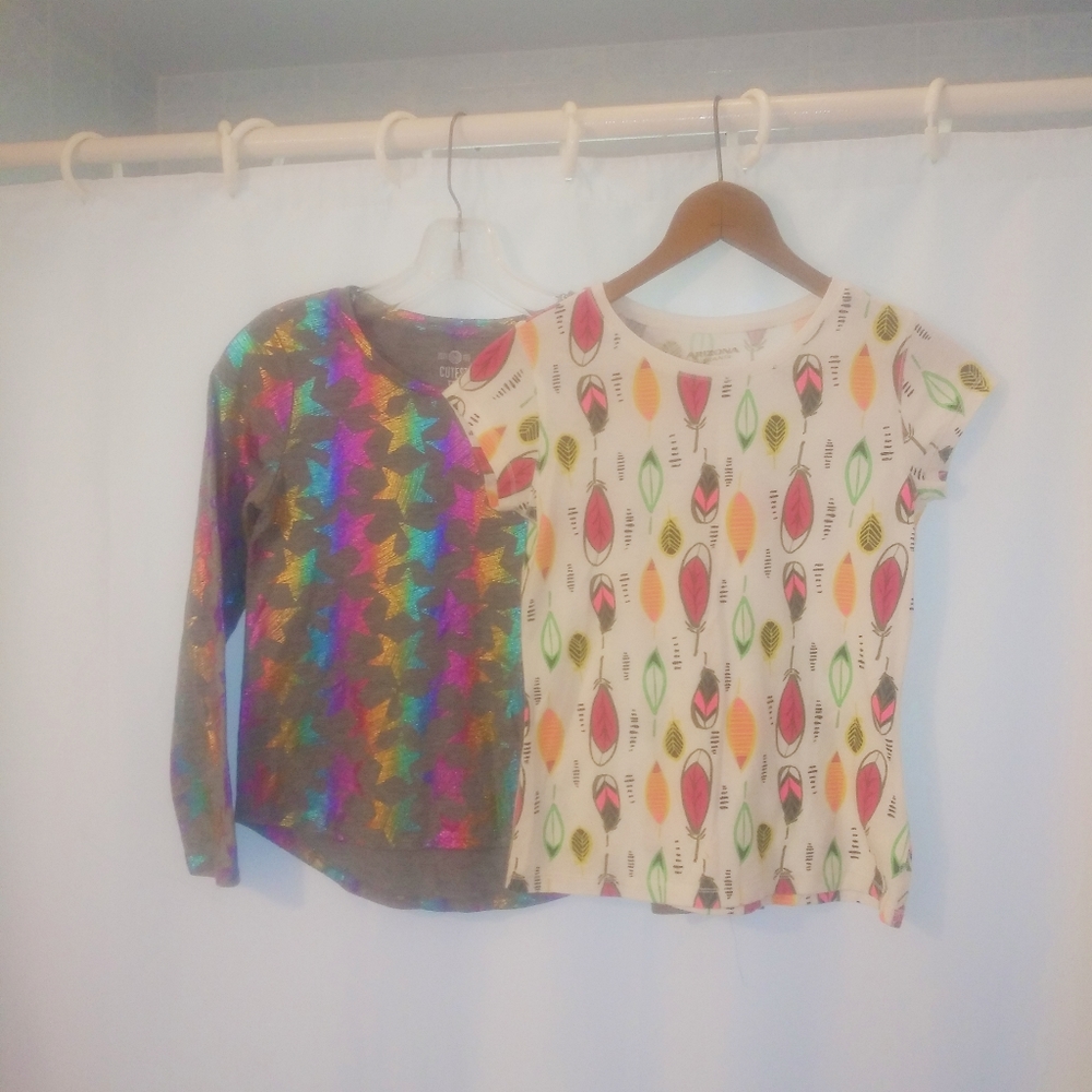 2 Girl's Tops